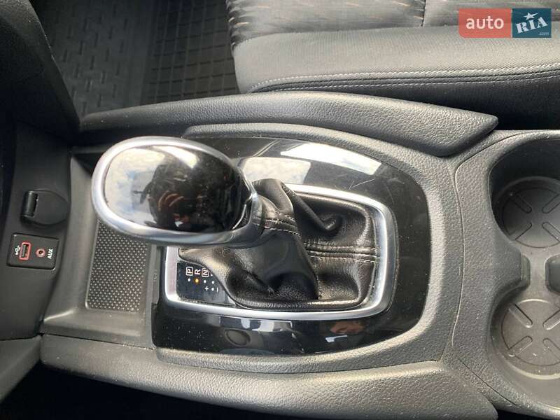 Внедорожник / Кроссовер Nissan Rogue 2017 в Одессе