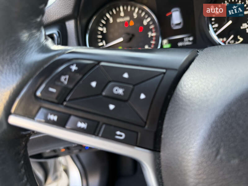 Внедорожник / Кроссовер Nissan Rogue 2017 в Одессе