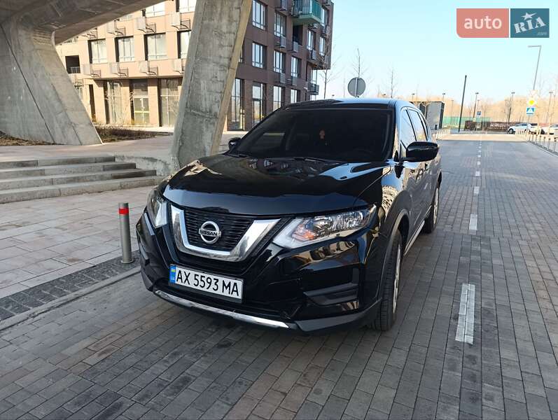 Позашляховик / Кросовер Nissan Rogue 2017 в Києві