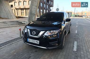Внедорожник / Кроссовер Nissan Rogue 2017 в 