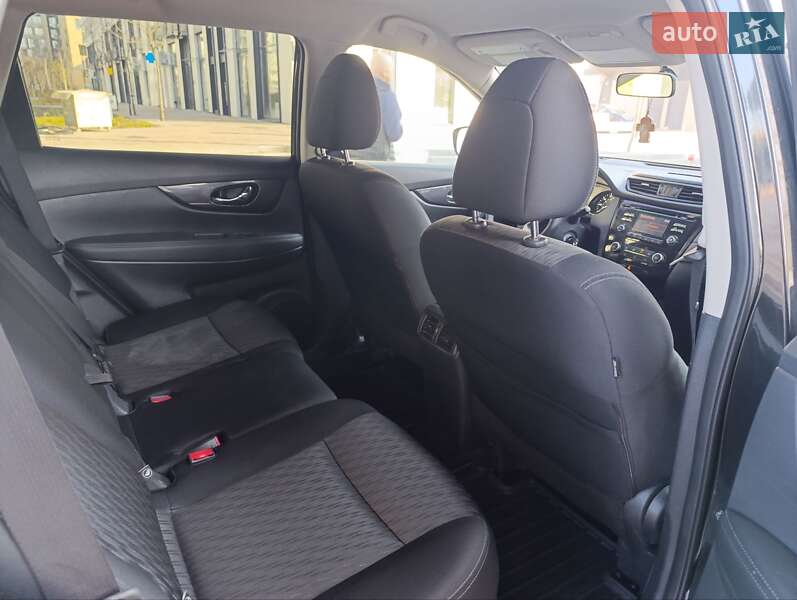 Позашляховик / Кросовер Nissan Rogue 2017 в Києві