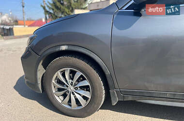 Внедорожник / Кроссовер Nissan Rogue 2017 в 