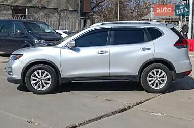 Внедорожник / Кроссовер Nissan Rogue 2018 в 