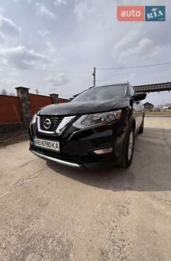 Позашляховик / Кросовер Nissan Rogue 2017 в 