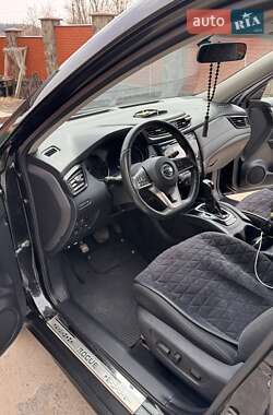 Позашляховик / Кросовер Nissan Rogue 2017 в 