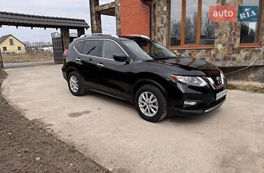 Позашляховик / Кросовер Nissan Rogue 2017 в 