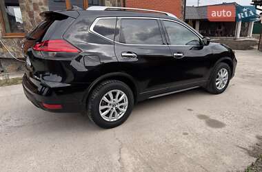 Позашляховик / Кросовер Nissan Rogue 2017 в 