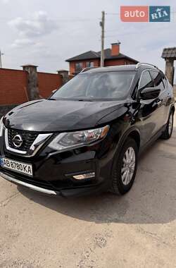 Позашляховик / Кросовер Nissan Rogue 2017 в 