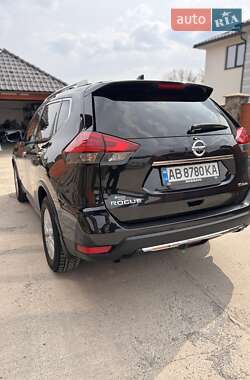 Позашляховик / Кросовер Nissan Rogue 2017 в 