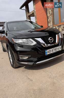 Позашляховик / Кросовер Nissan Rogue 2017 в 