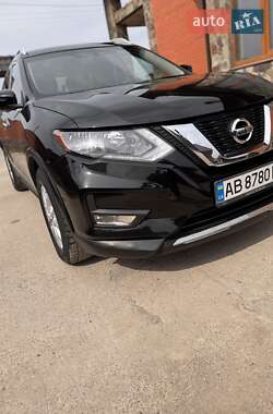 Позашляховик / Кросовер Nissan Rogue 2017 в 