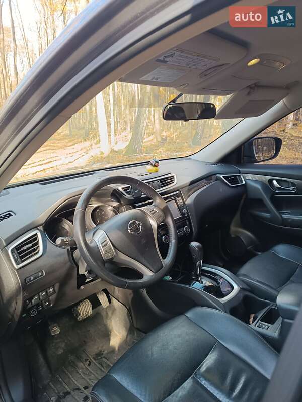 Позашляховик / Кросовер Nissan Rogue 2015 в Хмільнику
