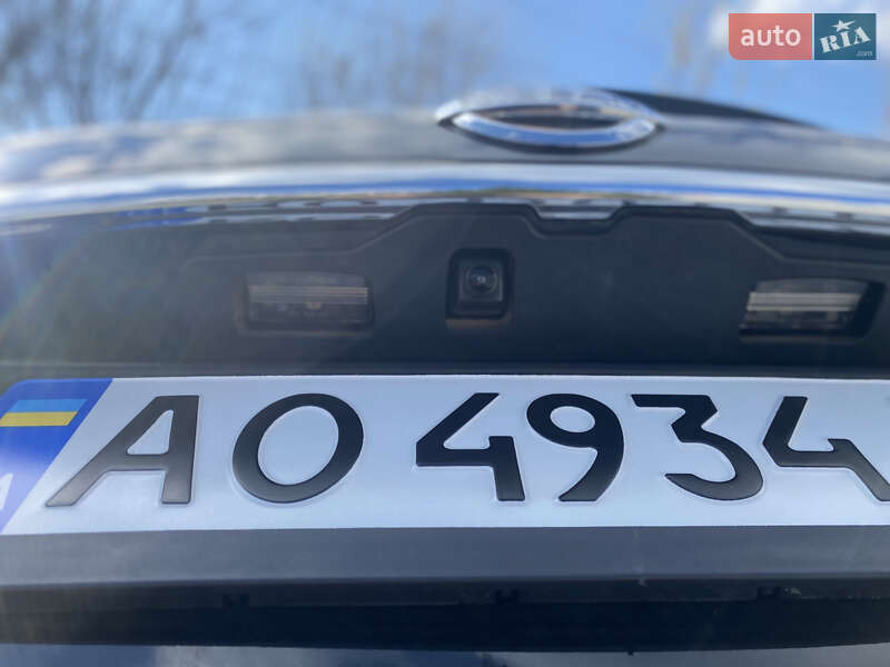 Позашляховик / Кросовер Nissan Rogue 2019 в Ужгороді