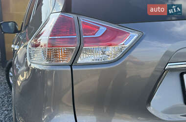 Внедорожник / Кроссовер Nissan Rogue 2016 в 