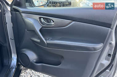 Внедорожник / Кроссовер Nissan Rogue 2016 в 