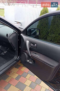 Позашляховик / Кросовер Nissan Rogue 2012 в 