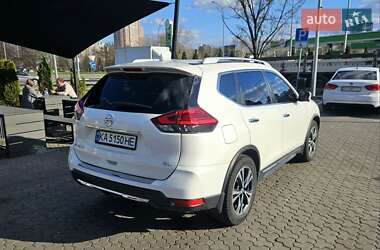 Внедорожник / Кроссовер Nissan Rogue 2017 в 