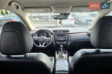 Внедорожник / Кроссовер Nissan Rogue 2017 в 