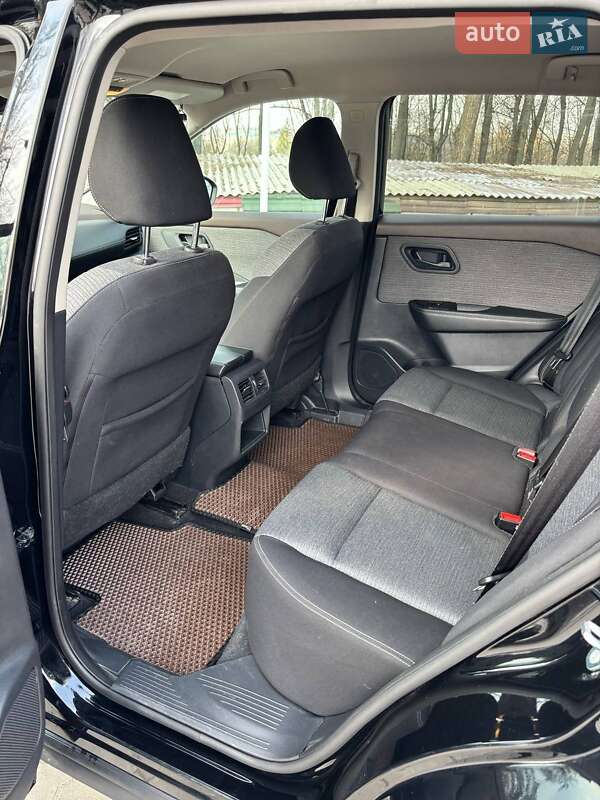 Внедорожник / Кроссовер Nissan Rogue 2021 в Виннице