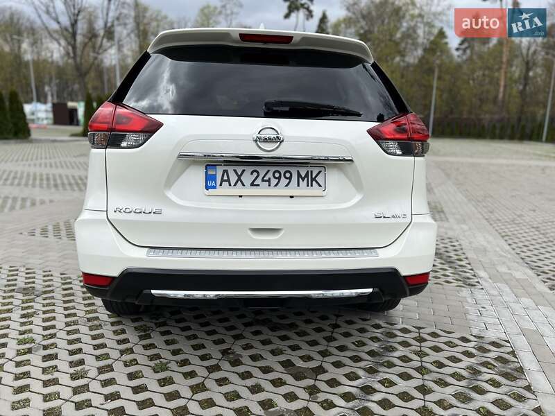 Внедорожник / Кроссовер Nissan Rogue 2017 в Харькове