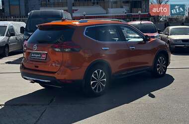 Внедорожник / Кроссовер Nissan Rogue 2017 в 