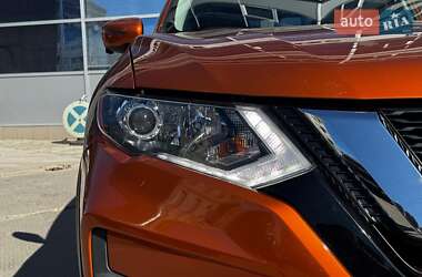 Внедорожник / Кроссовер Nissan Rogue 2017 в 