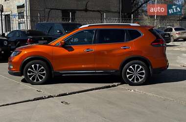 Внедорожник / Кроссовер Nissan Rogue 2017 в 