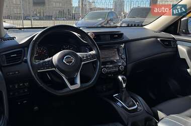 Внедорожник / Кроссовер Nissan Rogue 2017 в 