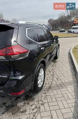 Внедорожник / Кроссовер Nissan Rogue 2018 в 