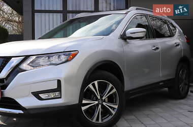 Позашляховик / Кросовер Nissan Rogue 2018 в 