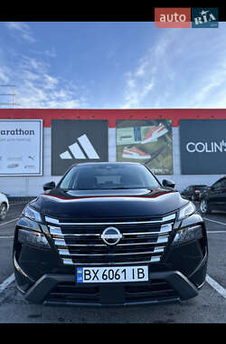 Внедорожник / Кроссовер Nissan Rogue 2023 в 