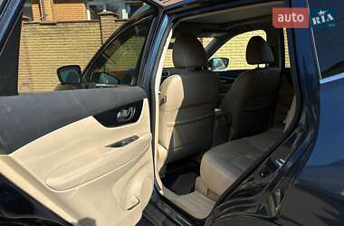 Внедорожник / Кроссовер Nissan Rogue 2015 в 