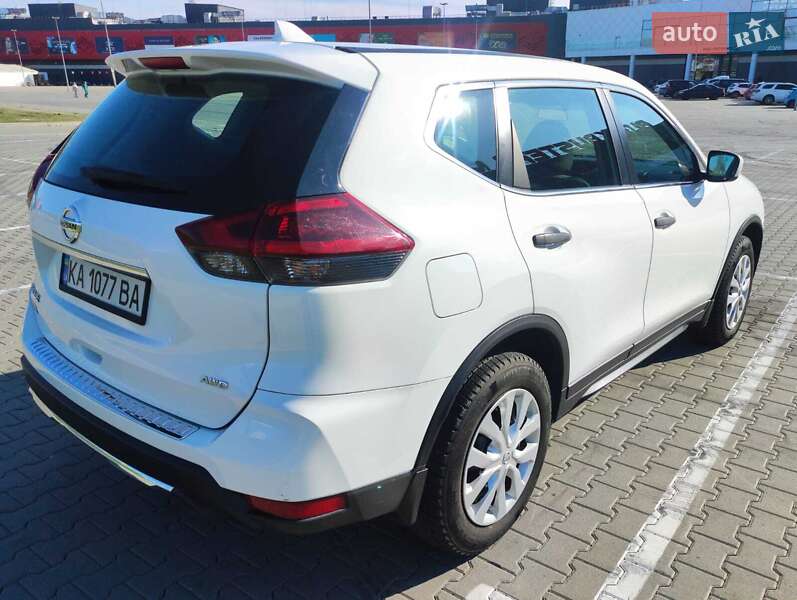 Позашляховик / Кросовер Nissan Rogue 2017 в Києві