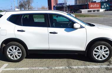 Внедорожник / Кроссовер Nissan Rogue 2017 в Киеве