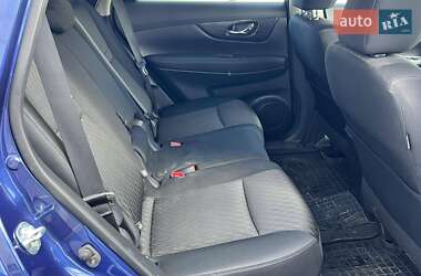 Внедорожник / Кроссовер Nissan Rogue 2018 в 