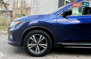 Внедорожник / Кроссовер Nissan Rogue 2017 в 