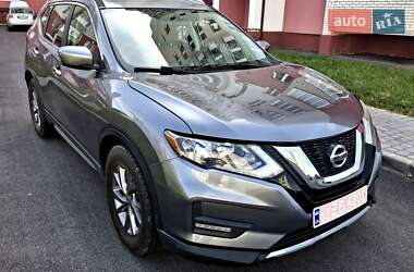 Внедорожник / Кроссовер Nissan Rogue 2017 в Виннице