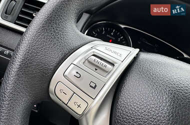 Внедорожник / Кроссовер Nissan Rogue 2013 в 