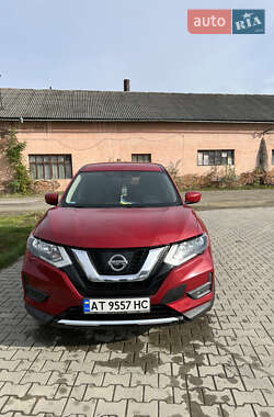 Позашляховик / Кросовер Nissan Rogue 2017 в 