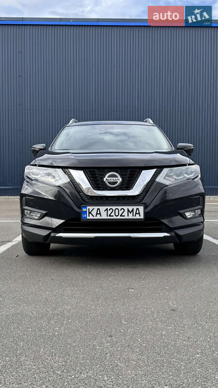 Внедорожник / Кроссовер Nissan Rogue 2017 в 