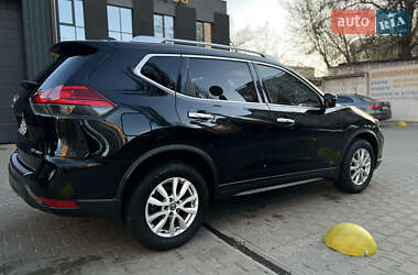 Внедорожник / Кроссовер Nissan Rogue 2017 в 