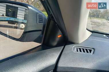 Внедорожник / Кроссовер Nissan Rogue 2017 в 