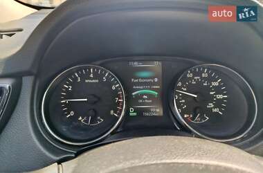 Внедорожник / Кроссовер Nissan Rogue 2017 в 