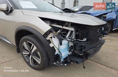 Внедорожник / Кроссовер Nissan Rogue 2023 в 
