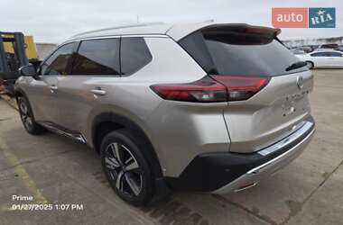 Внедорожник / Кроссовер Nissan Rogue 2023 в 