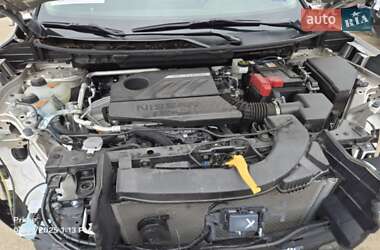Внедорожник / Кроссовер Nissan Rogue 2023 в 