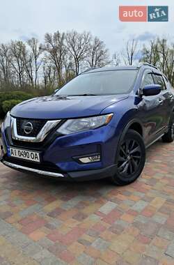 Внедорожник / Кроссовер Nissan Rogue 2018 в 