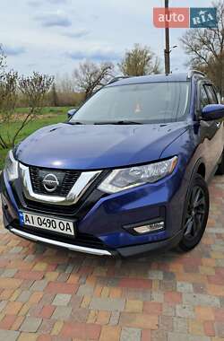 Внедорожник / Кроссовер Nissan Rogue 2018 в 