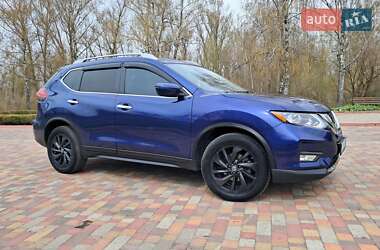 Внедорожник / Кроссовер Nissan Rogue 2018 в 