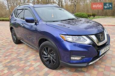 Внедорожник / Кроссовер Nissan Rogue 2018 в 